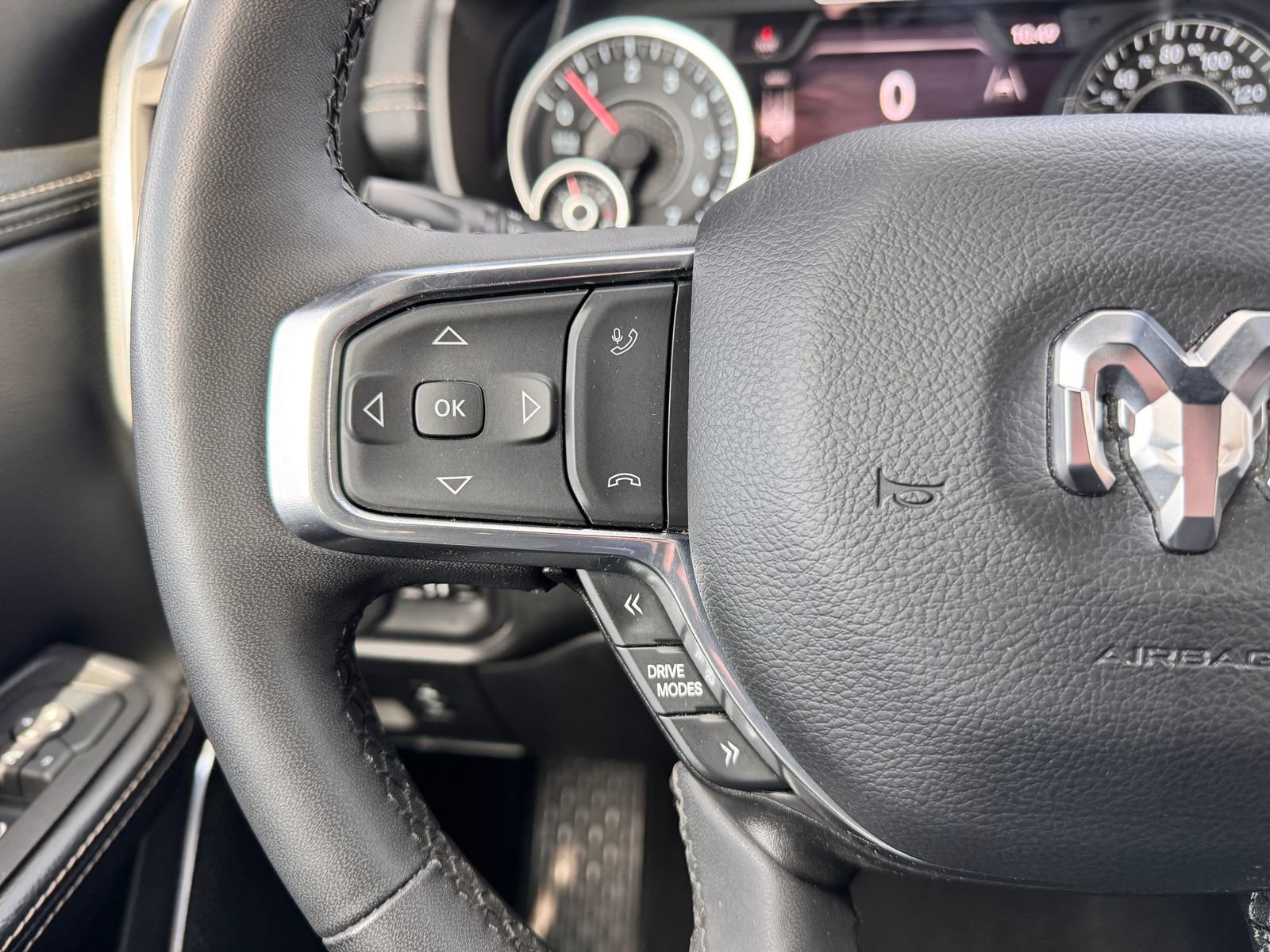 Used 2025 RAM 1500 Laramie AWD/4WD image 17