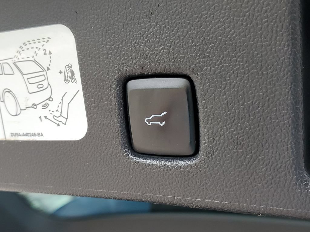 Used 2020 Ford Escape Titanium AWD/4WD image 9