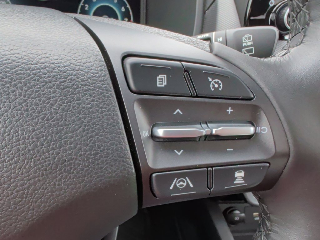 Used 2023 Hyundai Kona Limited AWD/4WD image 26