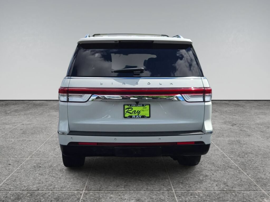 Used 2024 Lincoln Navigator Reserve AWD/4WD image 8