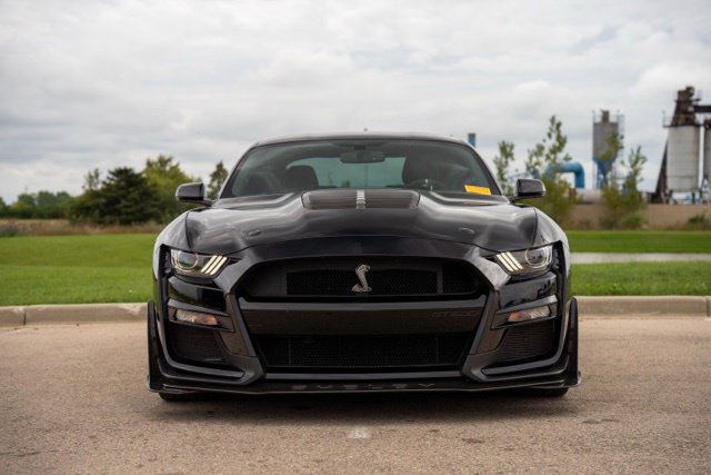 Used 2020 Ford Mustang Shelby GT500 w/ Technology Package RWD image 2
