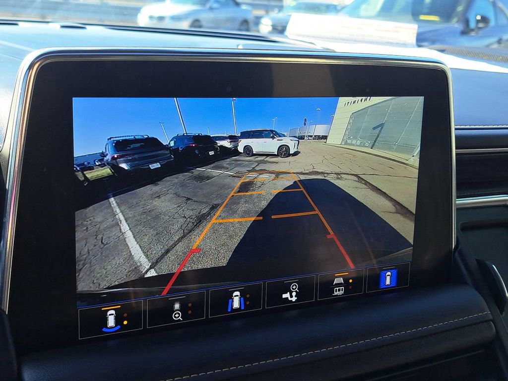 Used 2021 GMC Yukon SLT w/ SLT Premium Package image 17