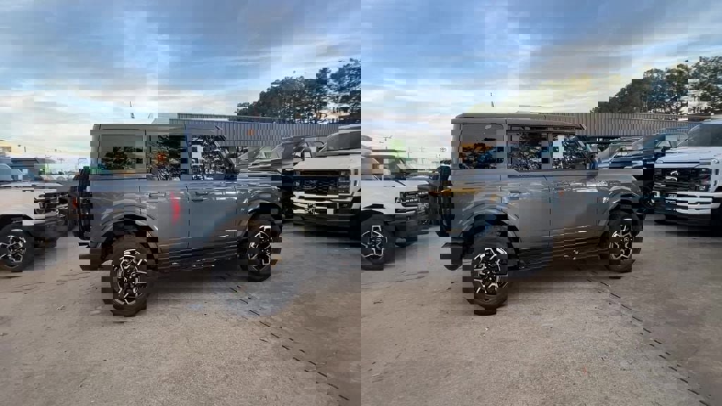 New 2025 Ford Bronco Outer Banks image 7