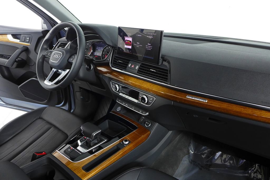 Used 2023 Audi Q5 2.0T Premium w/ Convenience Package AWD/4WD image 13