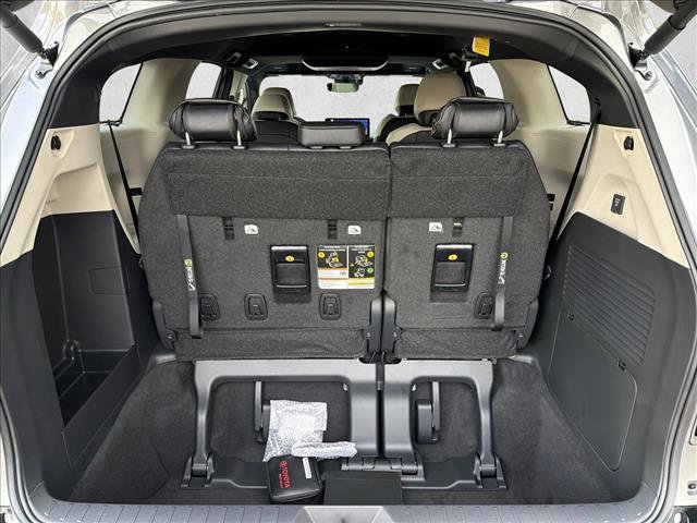 New 2026 Toyota Sienna Platinum image 24