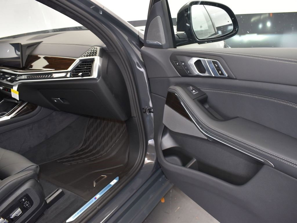 New 2026 BMW X7 xDrive40i w/ Executive Package image 24