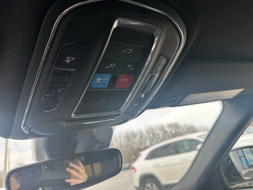 Used 2024 Jeep Grand Cherokee L Laredo image 21