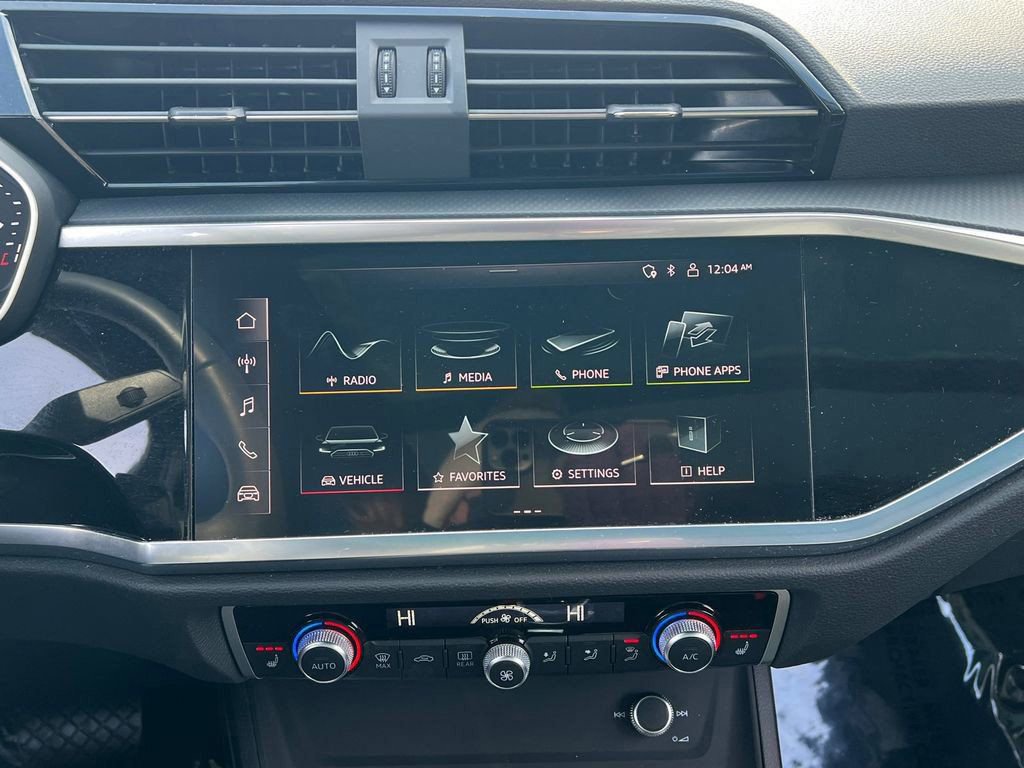 Used 2025 Audi Q3 2.0T Premium image 19