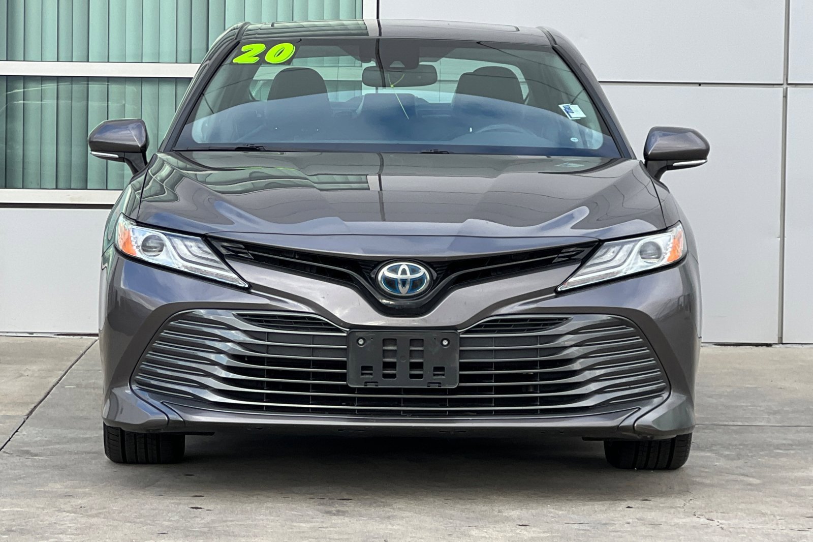 Certified 2020 Toyota Camry XLE w/ Sunroof Package image 6