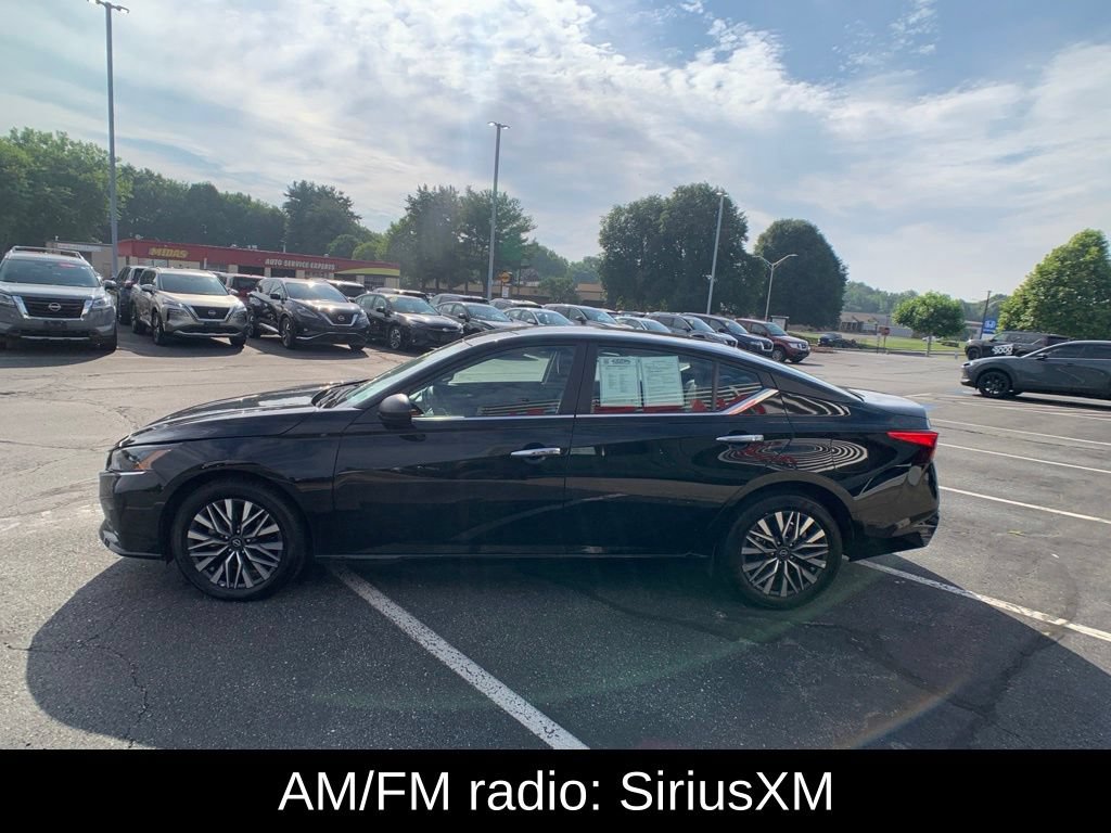 Used 2025 Nissan Altima 2.5 SV AWD/4WD image 7
