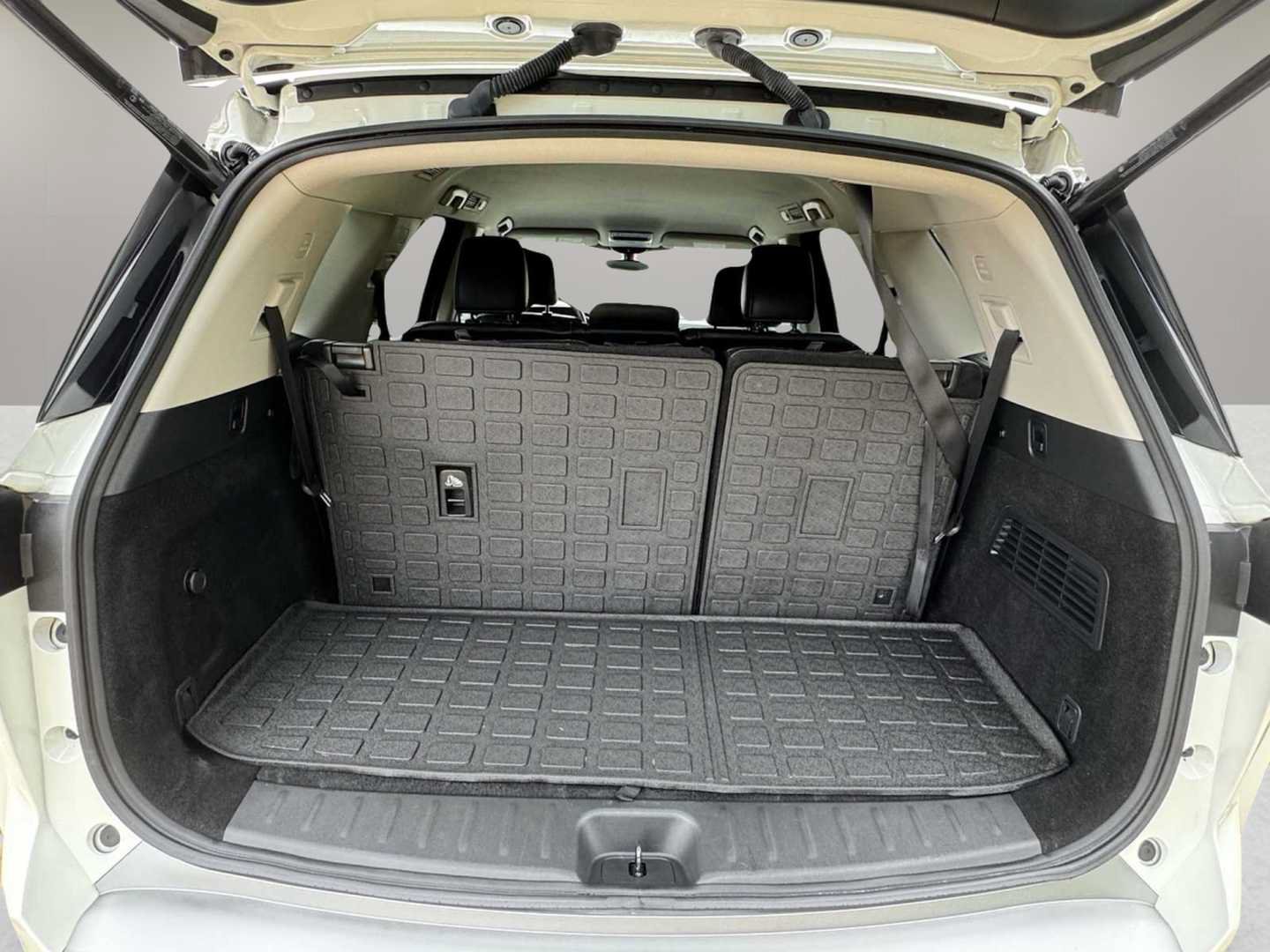 Used 2023 Nissan Pathfinder SL AWD/4WD image 42