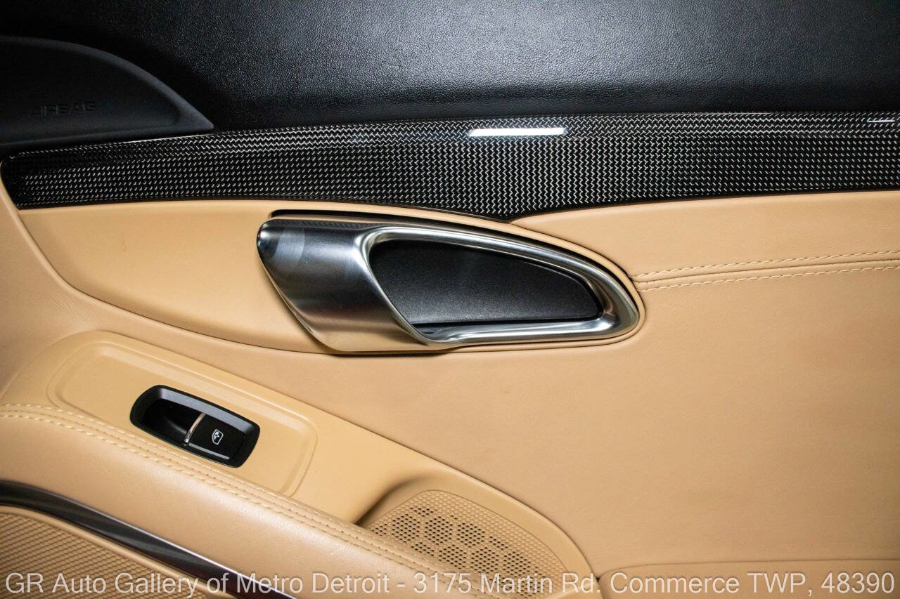 Used 2014 Porsche 911 Turbo S image 32