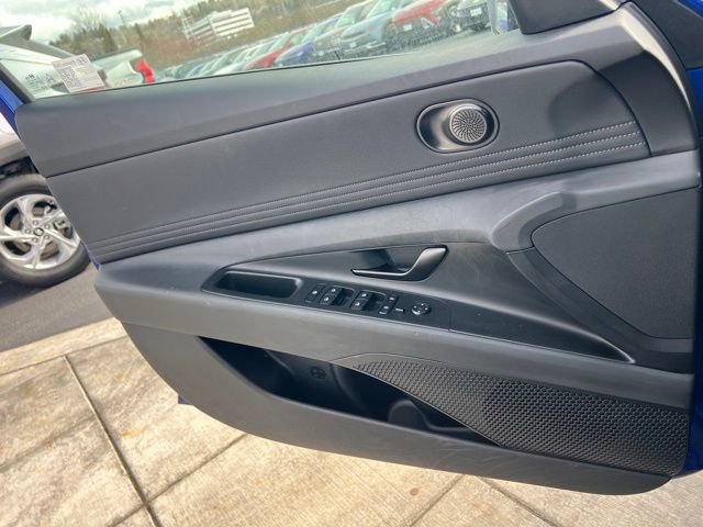 Certified 2025 Hyundai Elantra Sport image 16