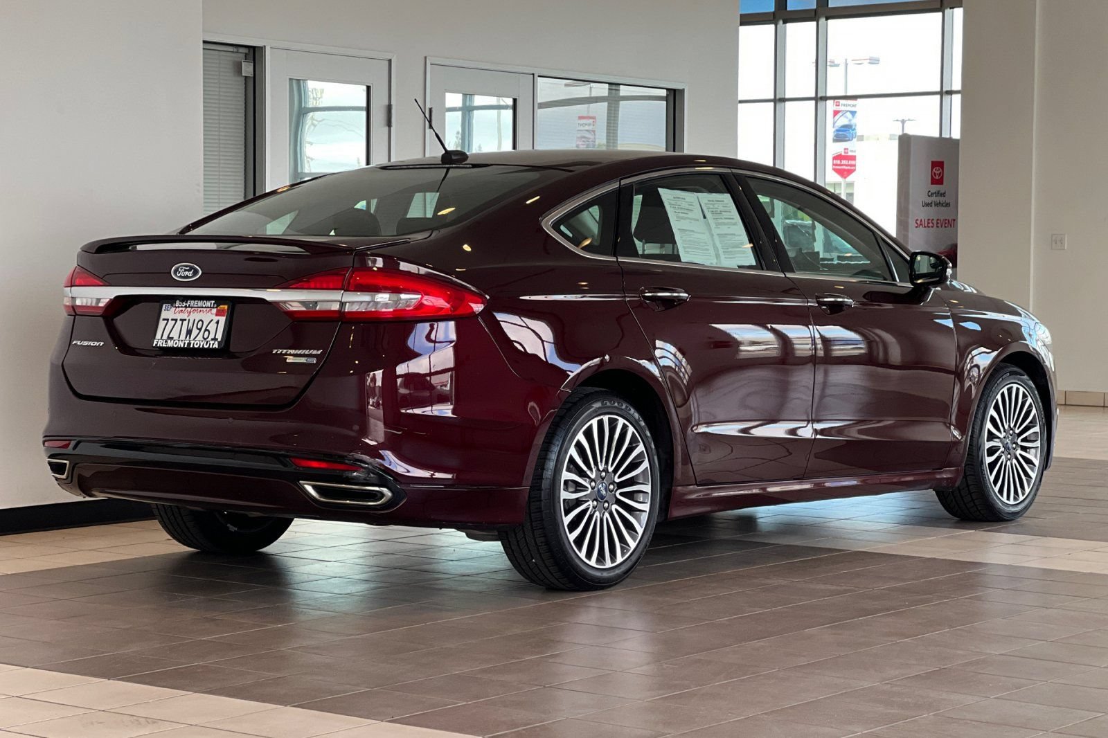 Used 2017 Ford Fusion Titanium AWD/4WD image 4