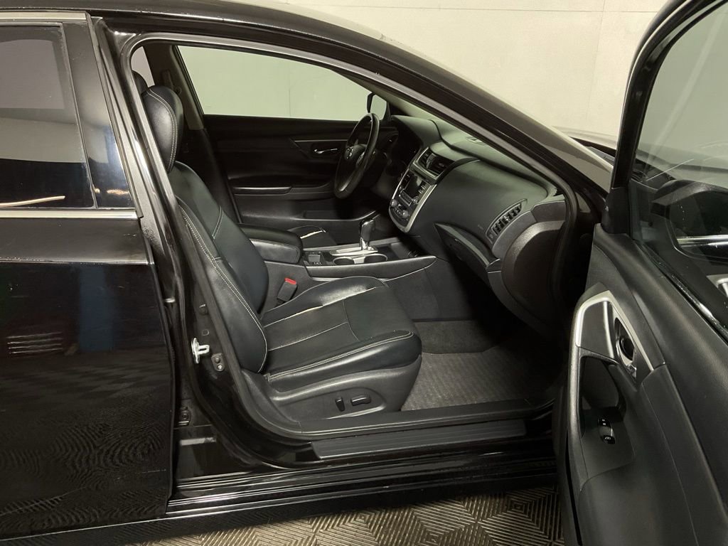 Used 2016 Nissan Altima 2.5 SL w/ Moonroof Package image 30