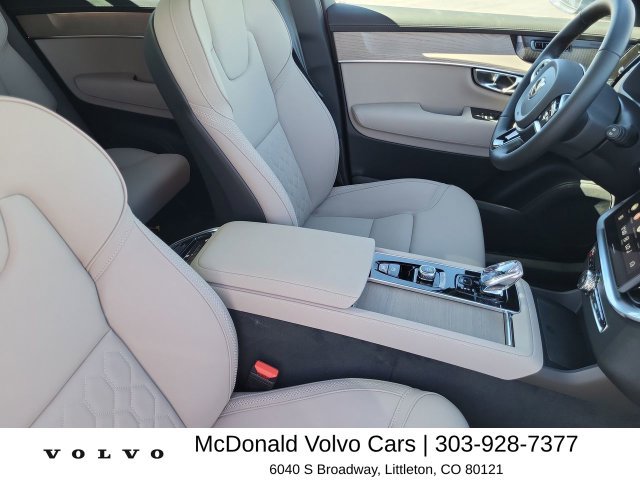 Used 2026 Volvo XC90 B6 Plus w/ Protection Package Premier AWD/4WD image 17