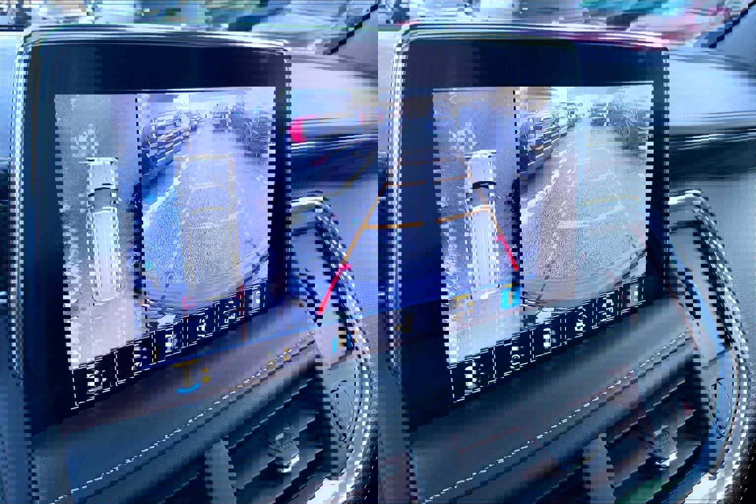 Used 2021 GMC Yukon SLT w/ SLT Luxury Plus Package image 25