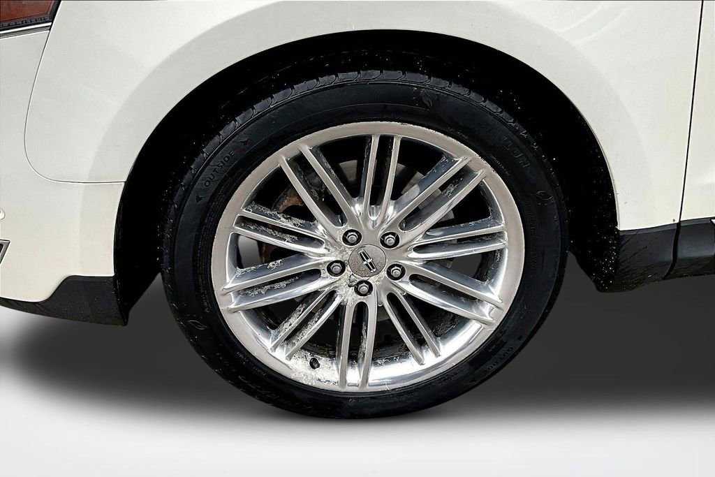 Used 2013 Lincoln MKT AWD image 33