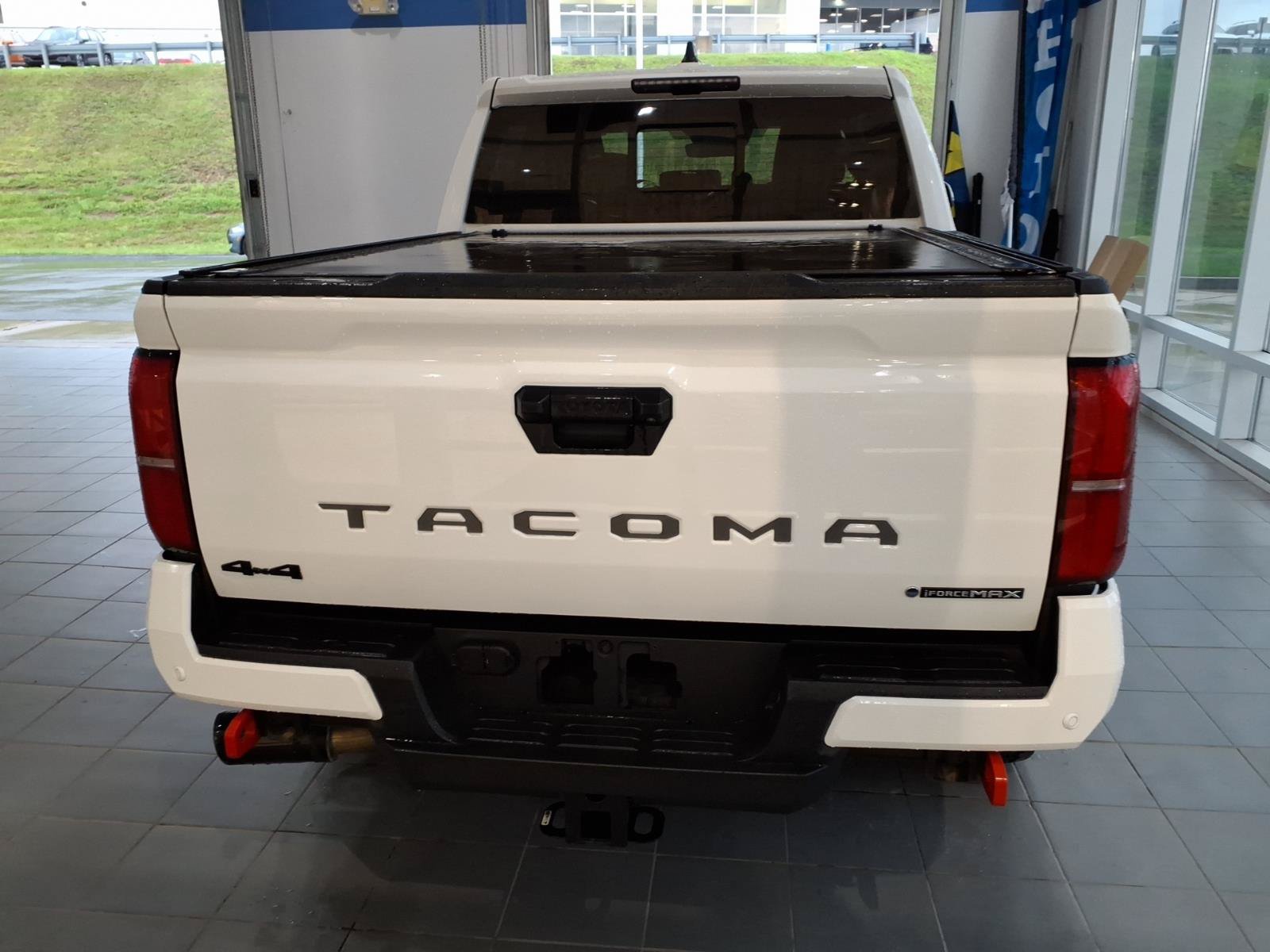 Used 2024 Toyota Tacoma TRD Off-Road w/ TRD Off Road Upgrade Package AWD/4WD image 5