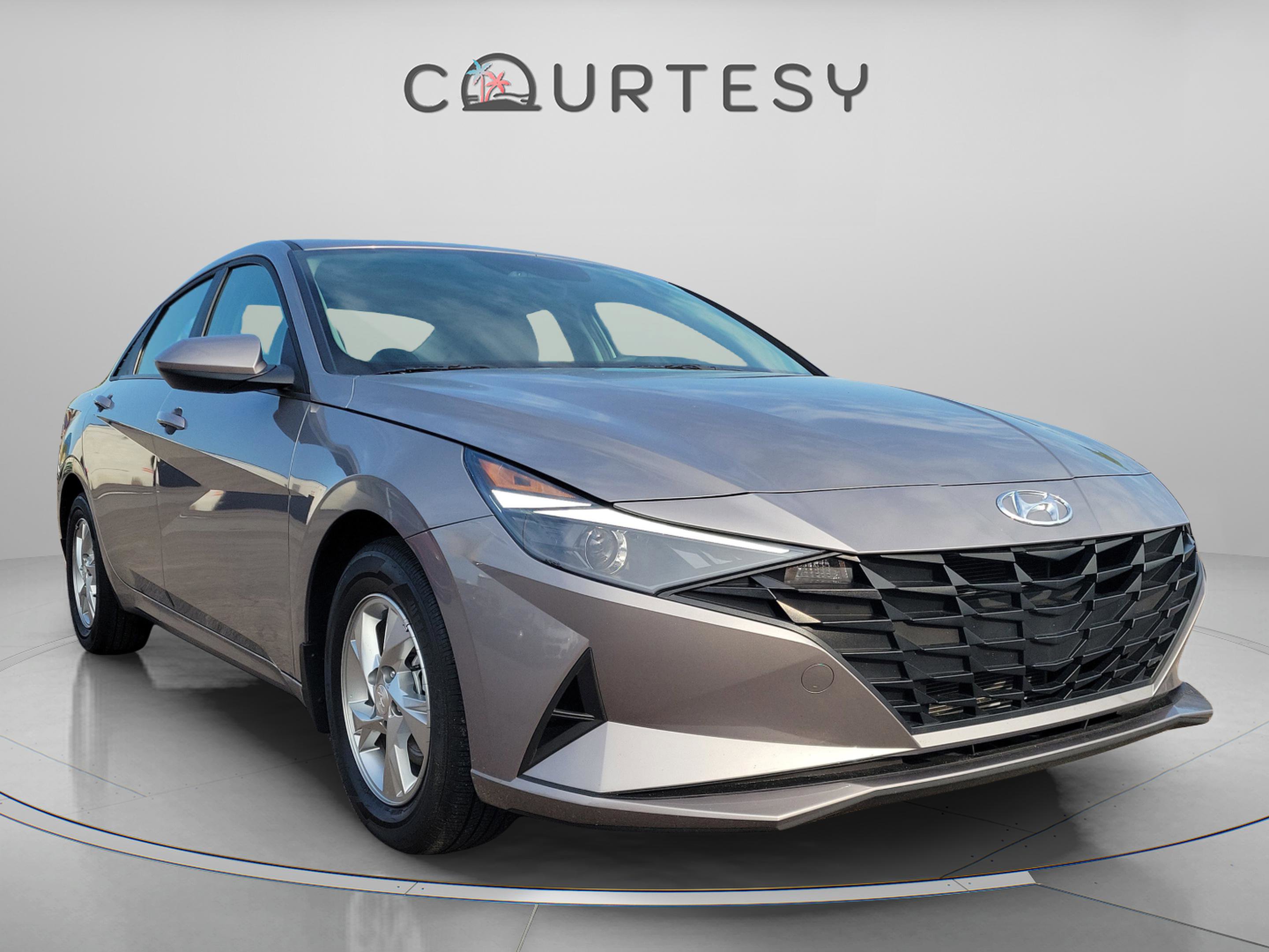 Certified 2023 Hyundai Elantra SE image 4