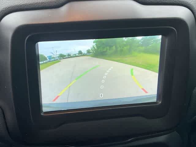 Used 2020 Jeep Renegade Latitude FWD image 26