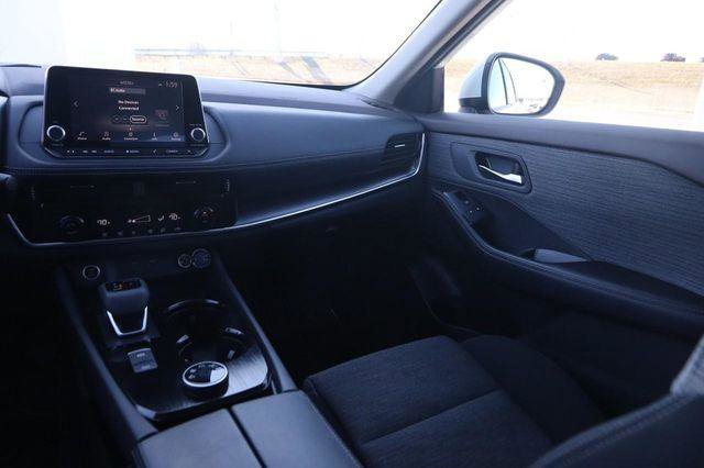 Used 2021 Nissan Rogue SV image 23