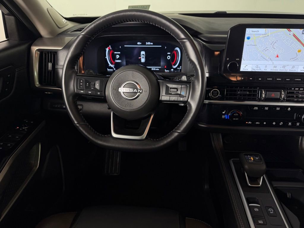 Used 2024 Nissan Pathfinder Platinum image 12