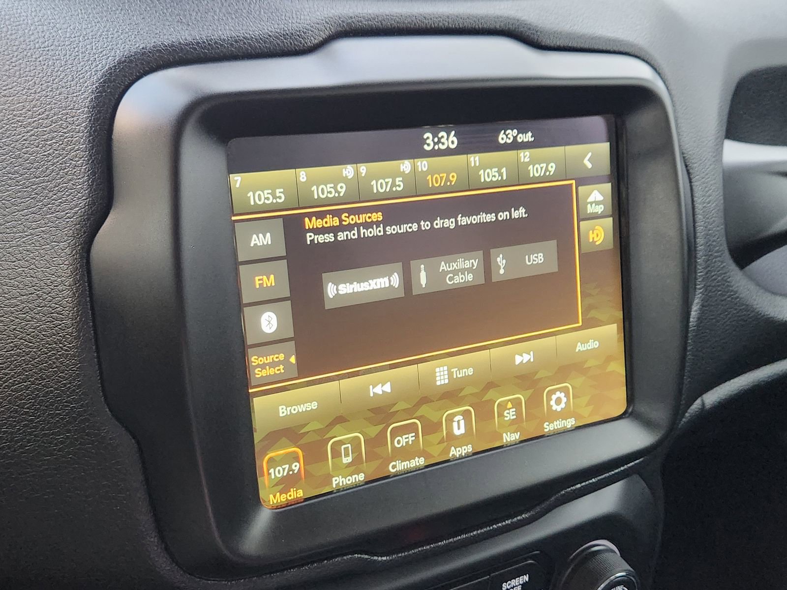 Used 2023 Jeep Renegade Latitude image 19