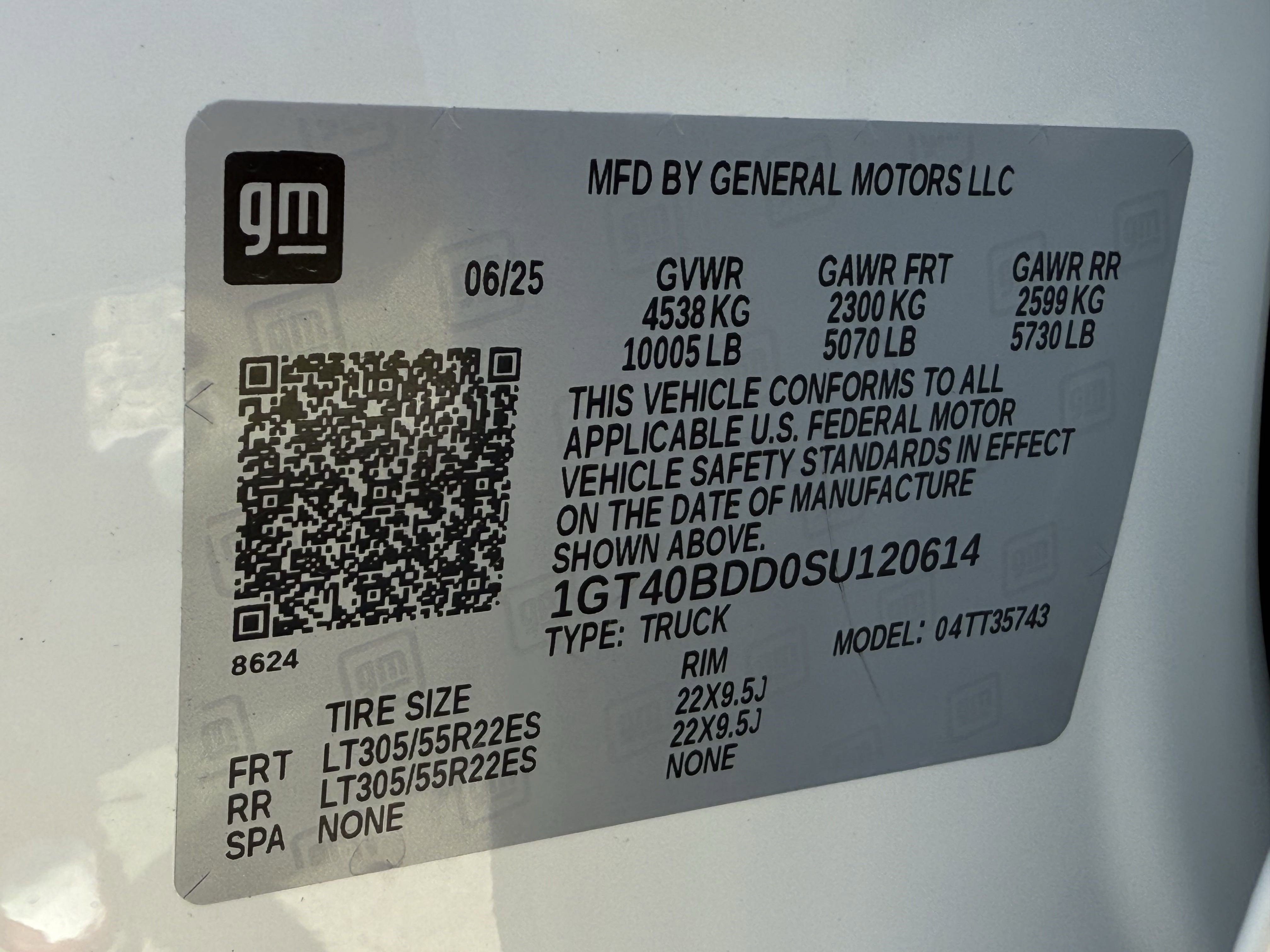 New 2025 GMC Hummer EV 2X w/ LPO, Illumination Package image 18