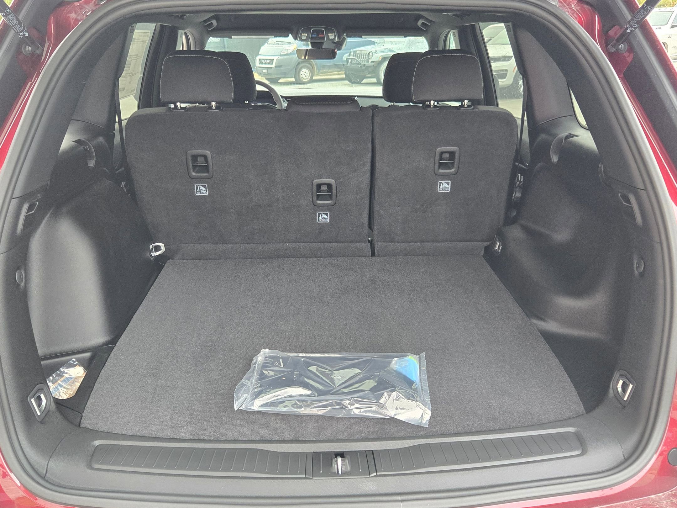 New 2025 Jeep Grand Cherokee Laredo w/ Trailer Tow Package image 28