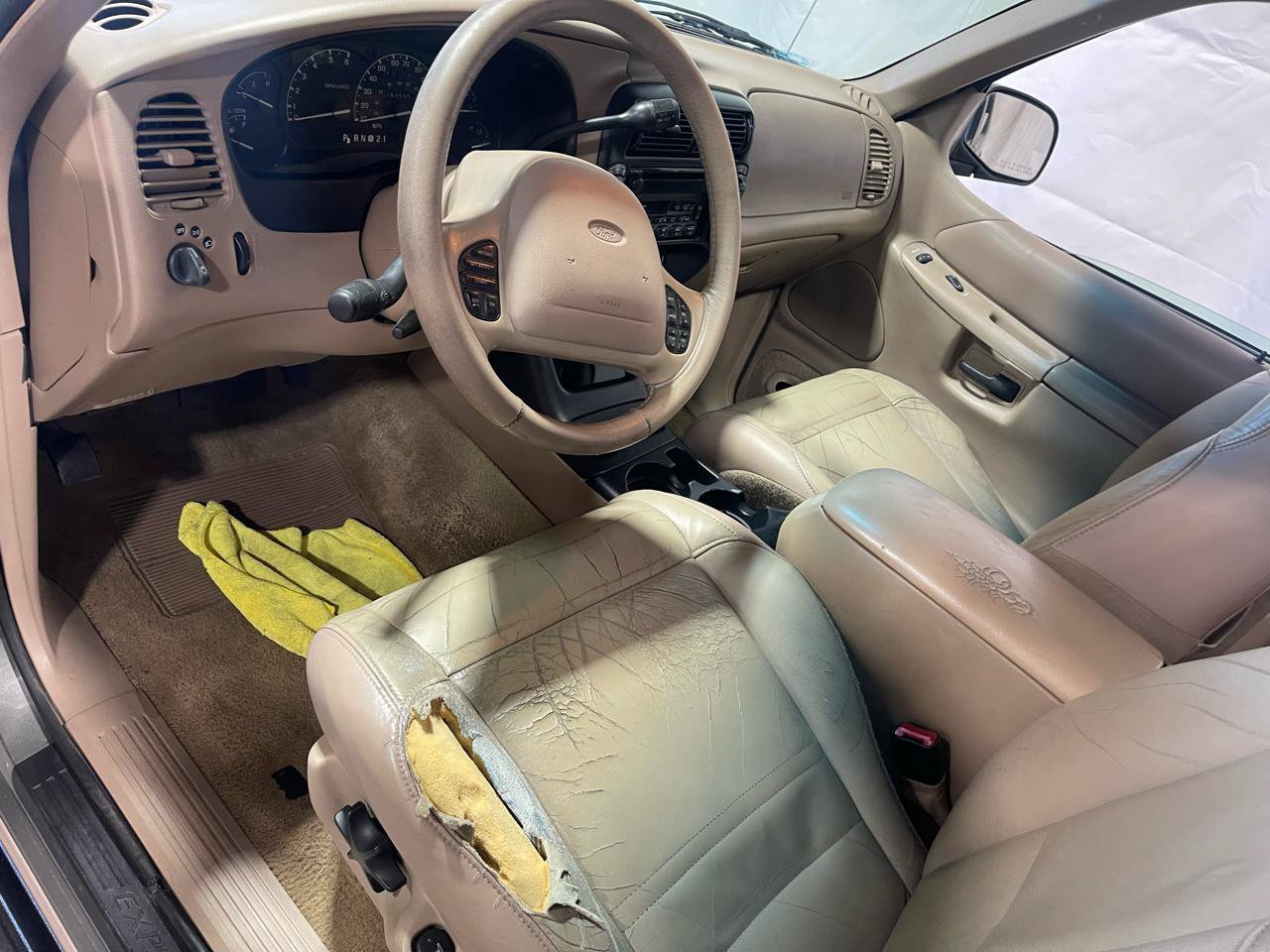 Used 2000 Ford Explorer Eddie Bauer AWD/4WD image 24