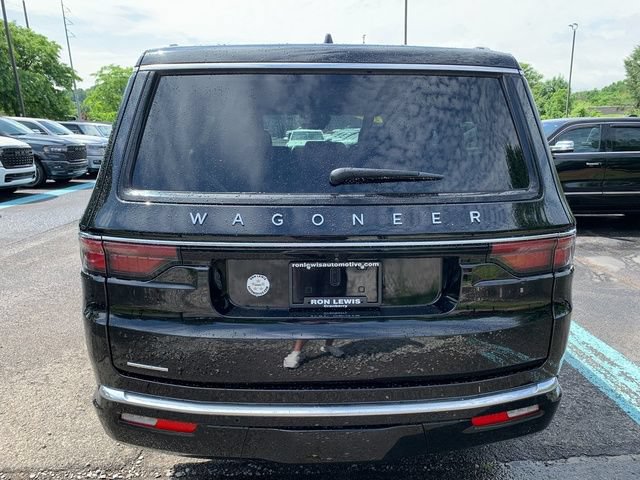 Used 2023 Jeep Wagoneer 4WD image 4