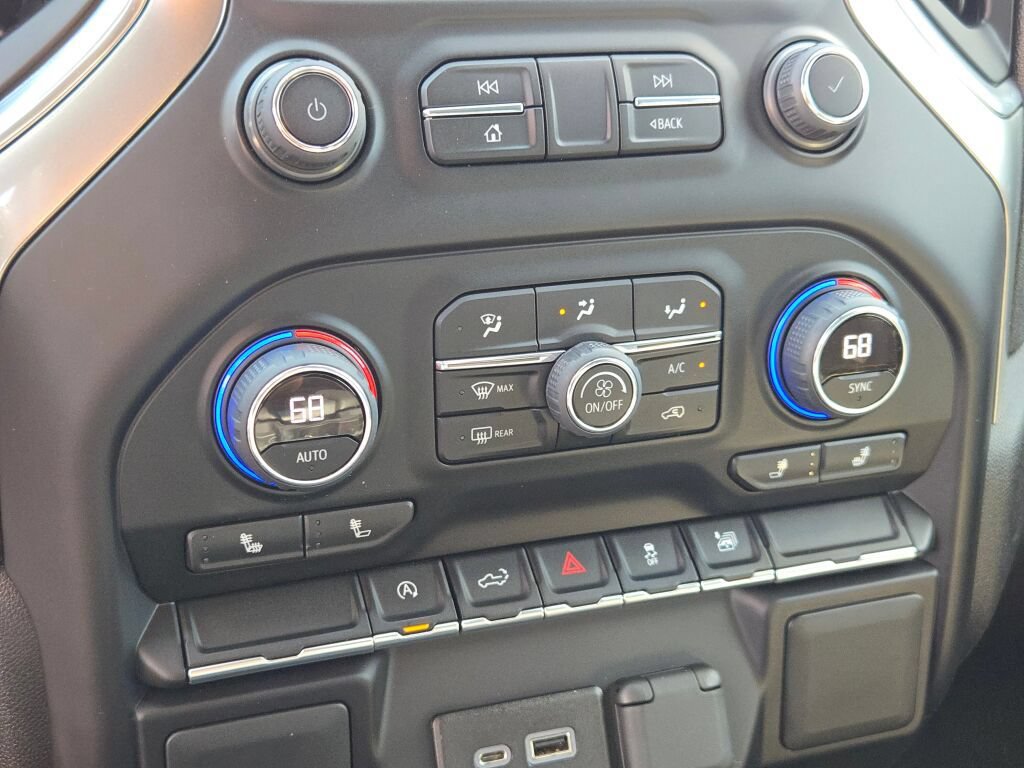 Used 2022 Chevrolet Silverado 1500 LT AWD/4WD image 32