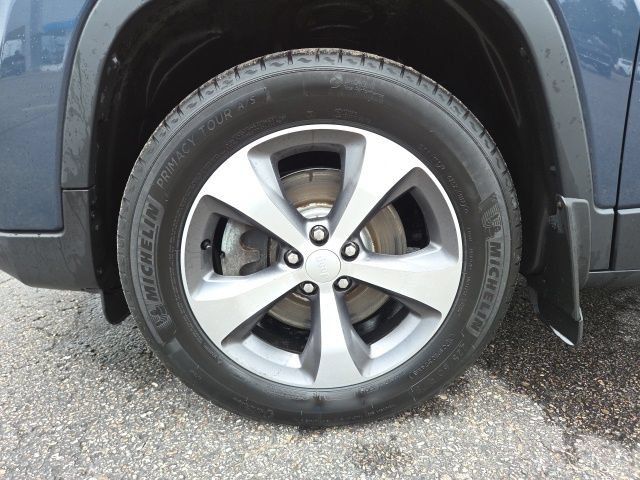 Used 2022 Jeep Cherokee Limited w/ Trailer Tow Group AWD/4WD image 67