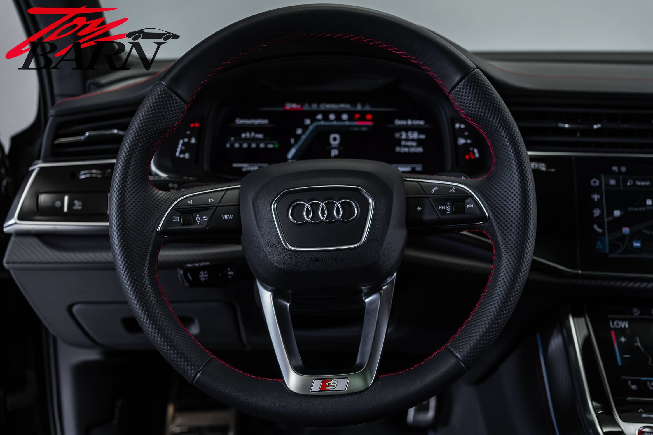 Used 2025 Audi SQ7 Prestige AWD/4WD image 29