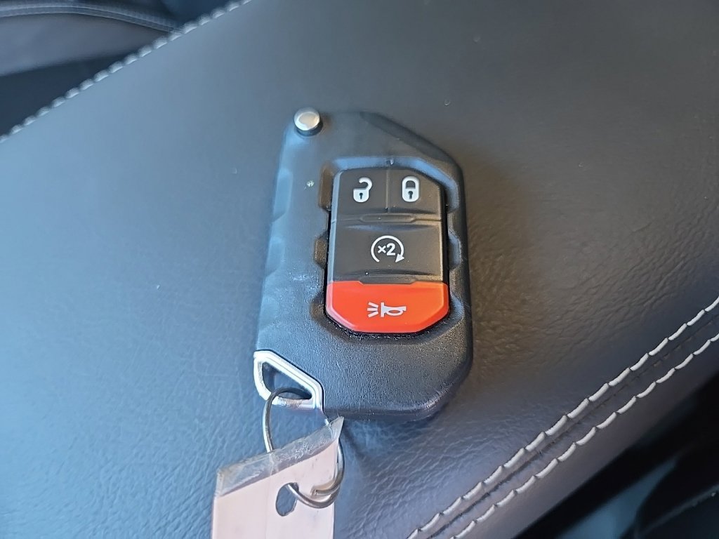 Used 2023 Jeep Wrangler Unlimited Sahara w/ Cold Weather Group AWD/4WD image 41