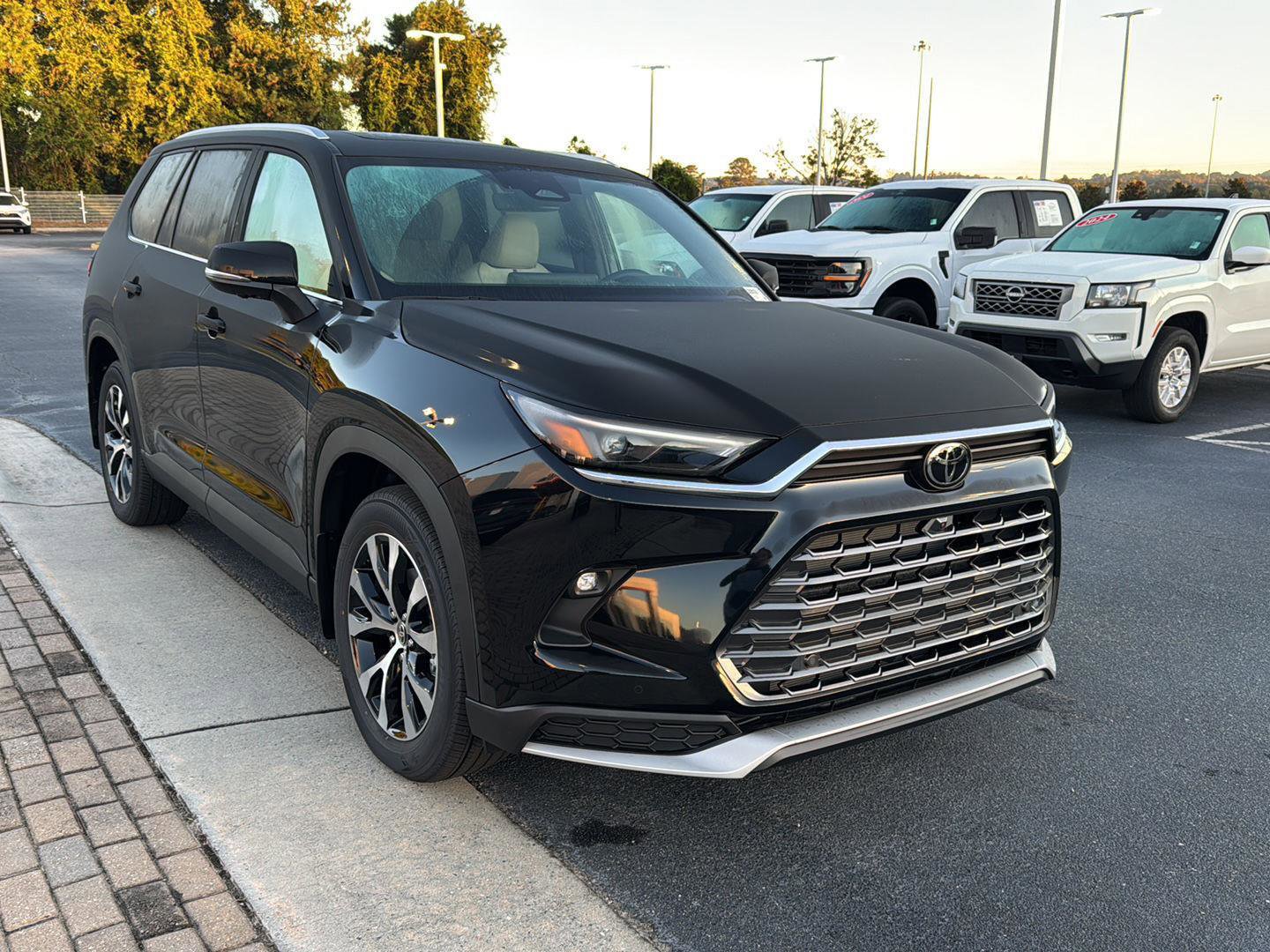 New 2026 Toyota Grand Highlander AWD Hybrid image 6