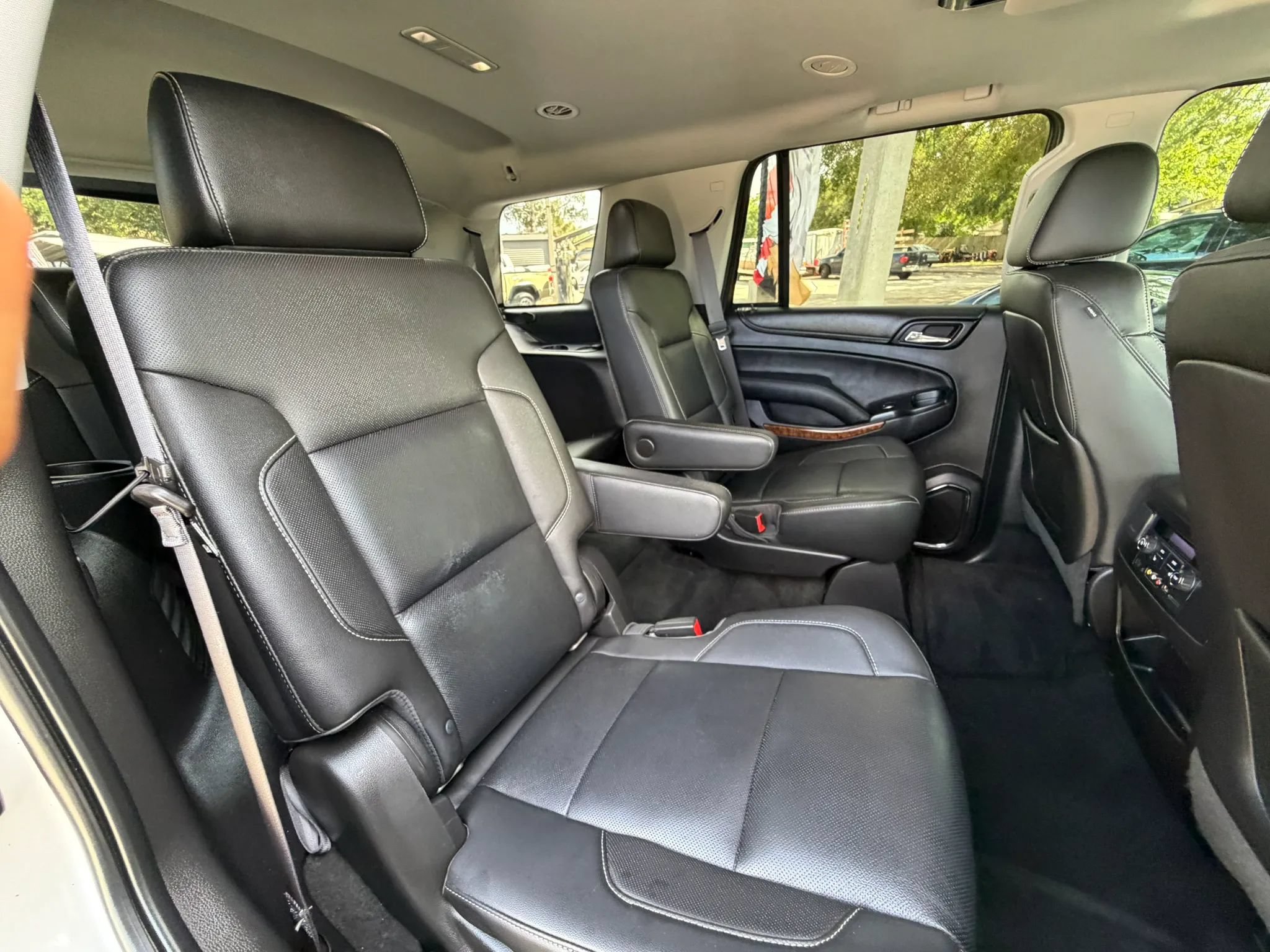 Used 2015 Chevrolet Tahoe LTZ RWD image 16