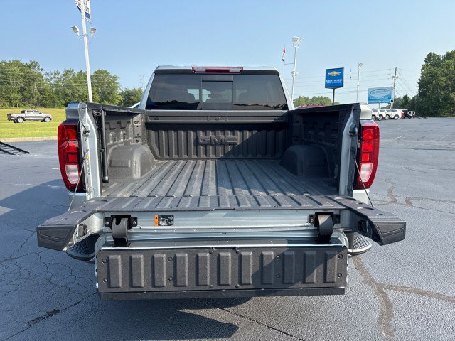 Used 2024 GMC Sierra 1500 Elevation w/ Elevation Premium Package AWD/4WD image 5