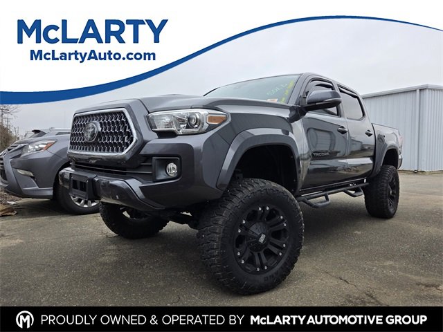Used 2019 Toyota Tacoma TRD Sport image 1