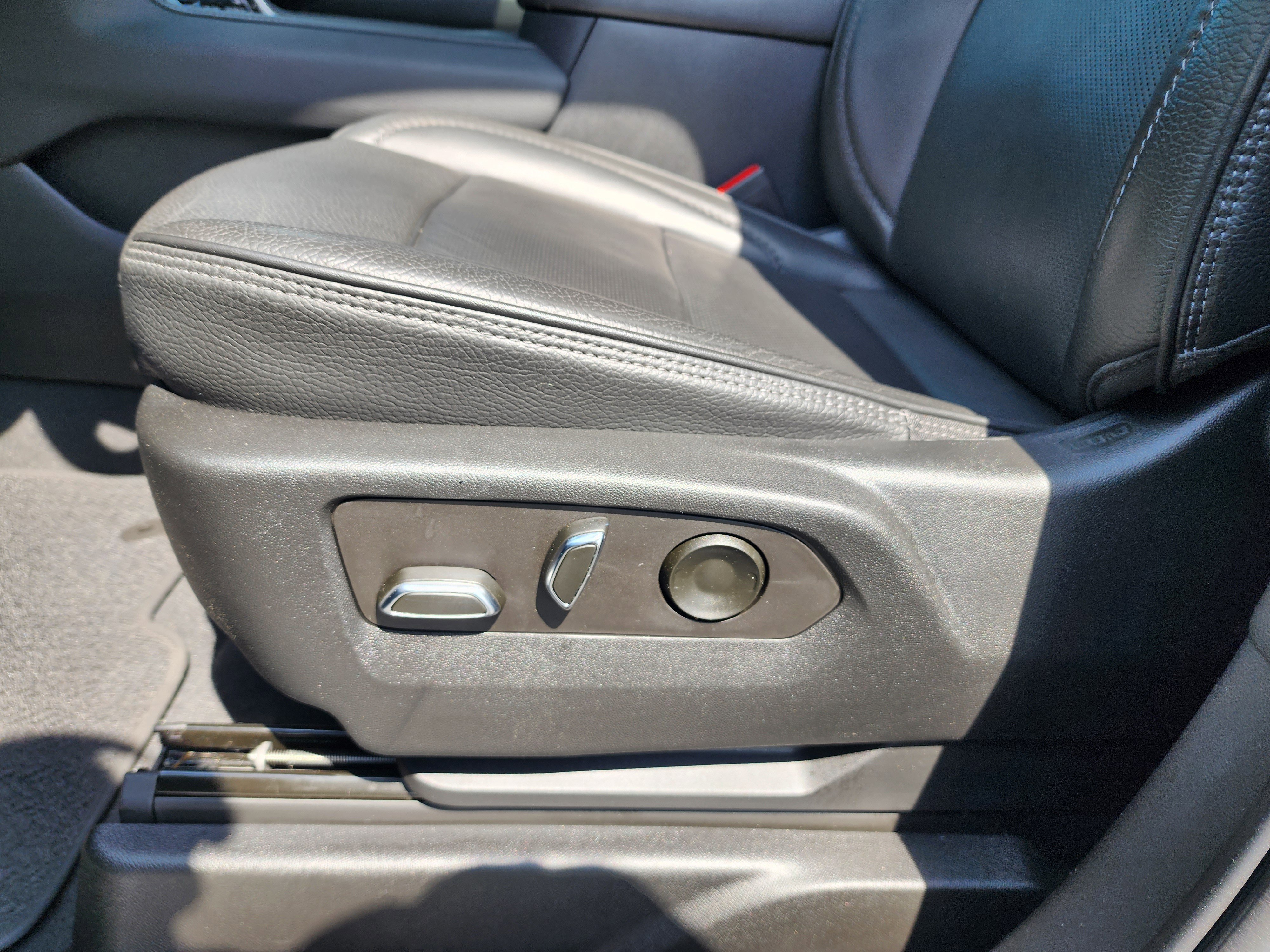 Used 2023 GMC Yukon Denali image 27