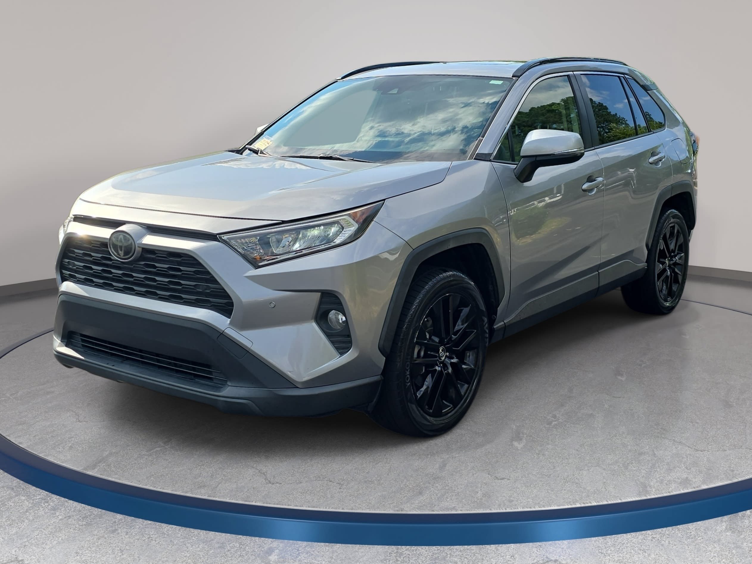 Used 2019 Toyota RAV4 XLE Premium w/ Advanced Technology Package FWD image 1