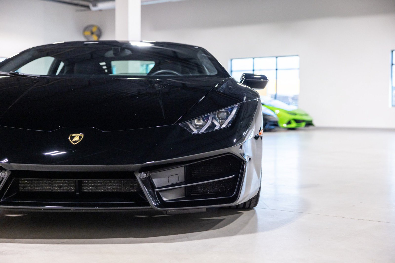 Used 2017 Lamborghini Huracan LP 580-2 RWD image 20