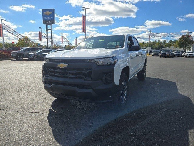 Used 2024 Chevrolet Colorado W/T w/ WT Convenience Package image 3
