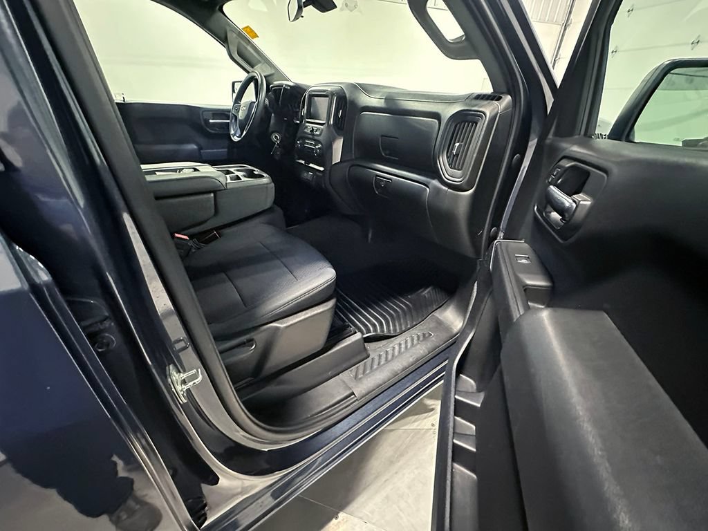 Used 2020 Chevrolet Silverado 1500 Custom w/ Custom Value Package AWD/4WD image 23
