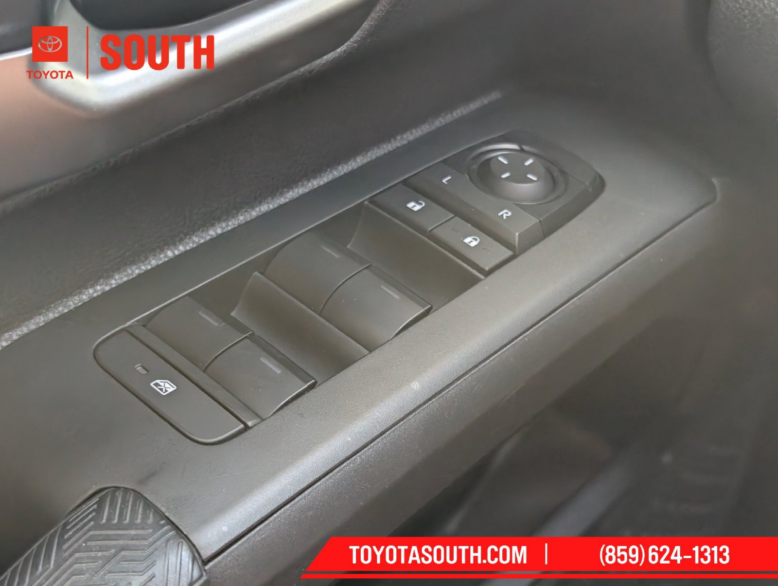 Used 2024 Toyota Tacoma TRD Off-Road AWD/4WD image 13