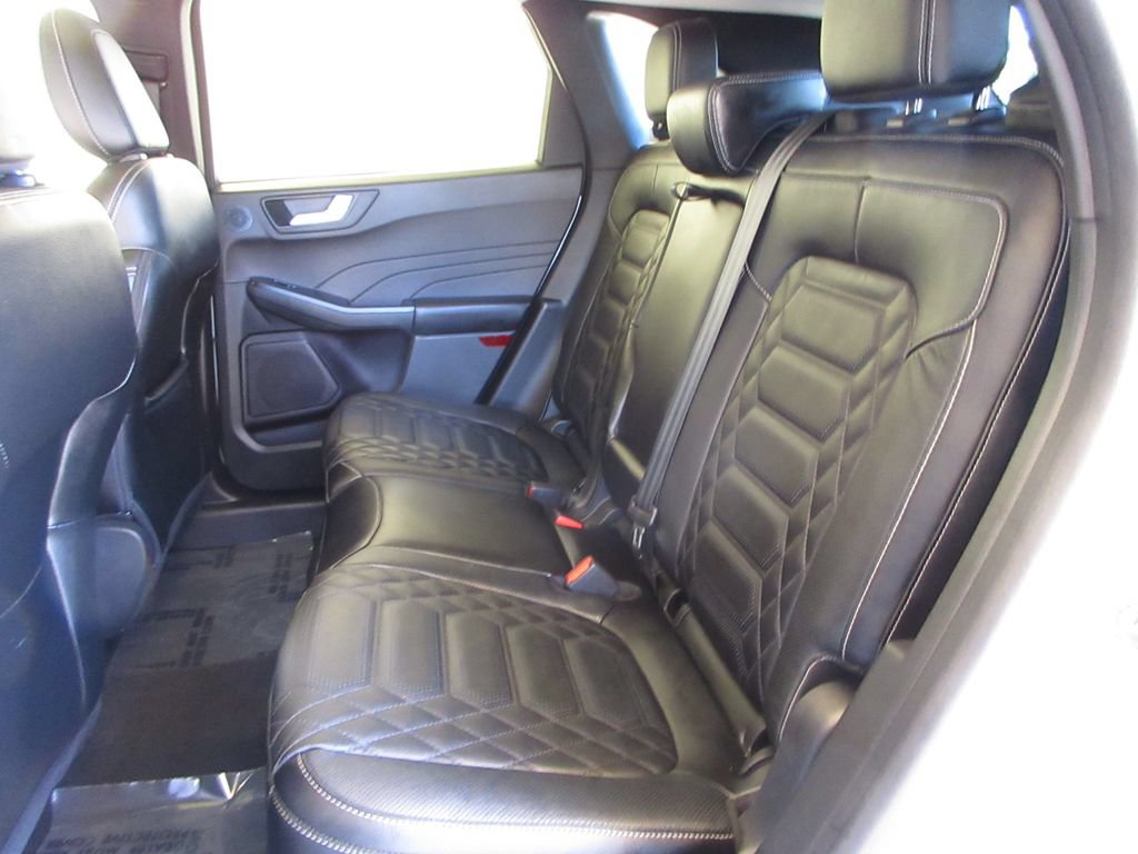Certified 2024 Ford Escape SE w/ PHEV Premium Package FWD image 26