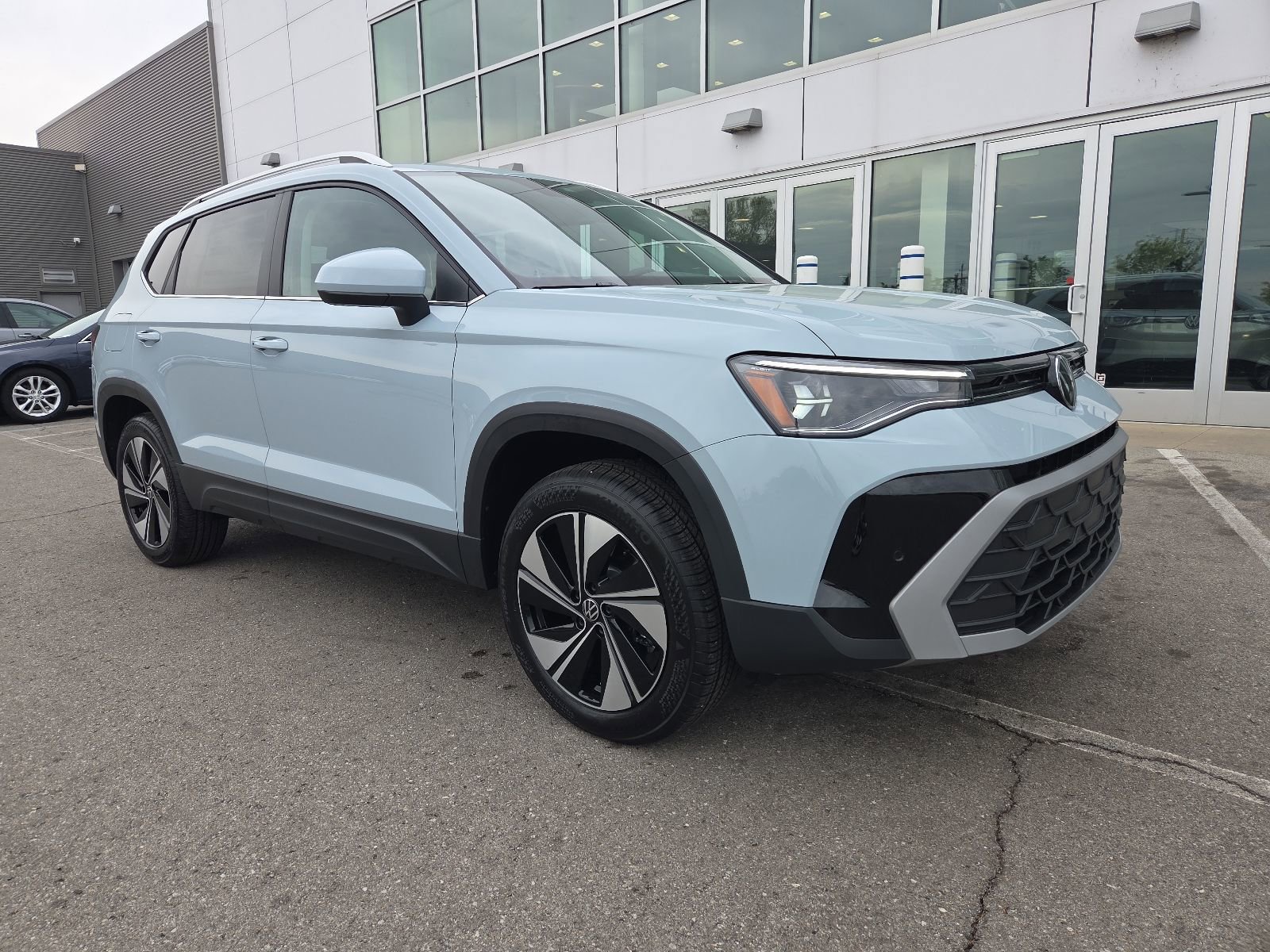 New 2026 Volkswagen Taos SE AWD/4WD image 4