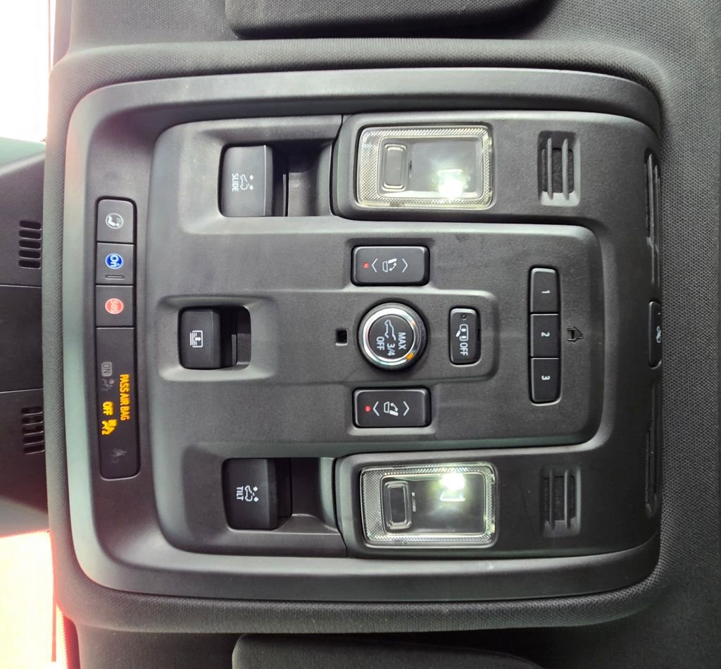 Used 2021 Cadillac Escalade Premium Luxury w/ Performance Package image 37