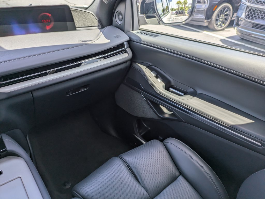 New 2027 Lincoln Navigator Reserve w/ Jet Appearance Package AWD/4WD image 18